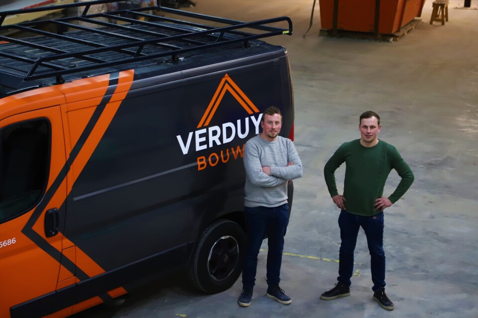 Verduynbouw busje medewerkers